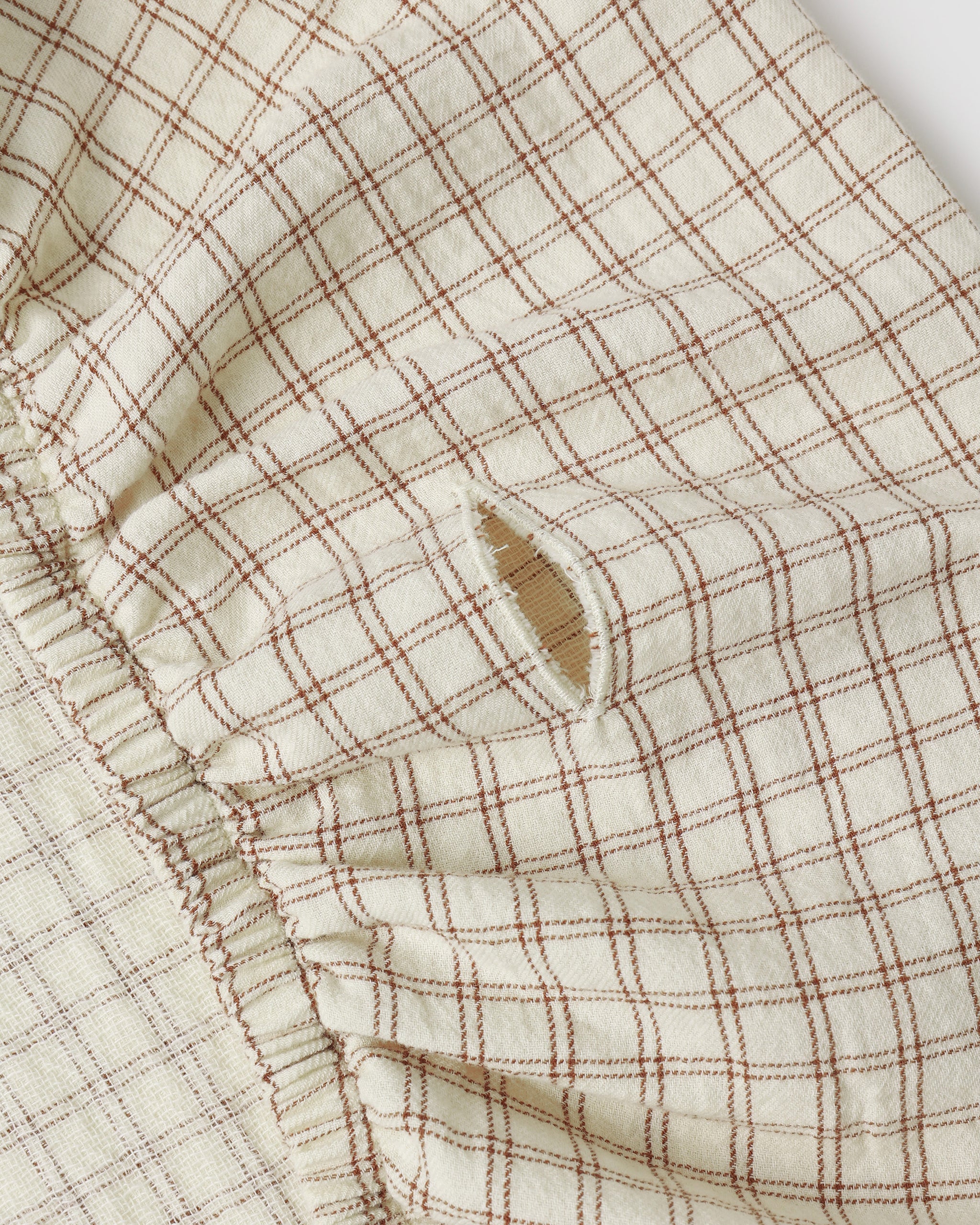 Woven Crib Sheet l Cedar Check