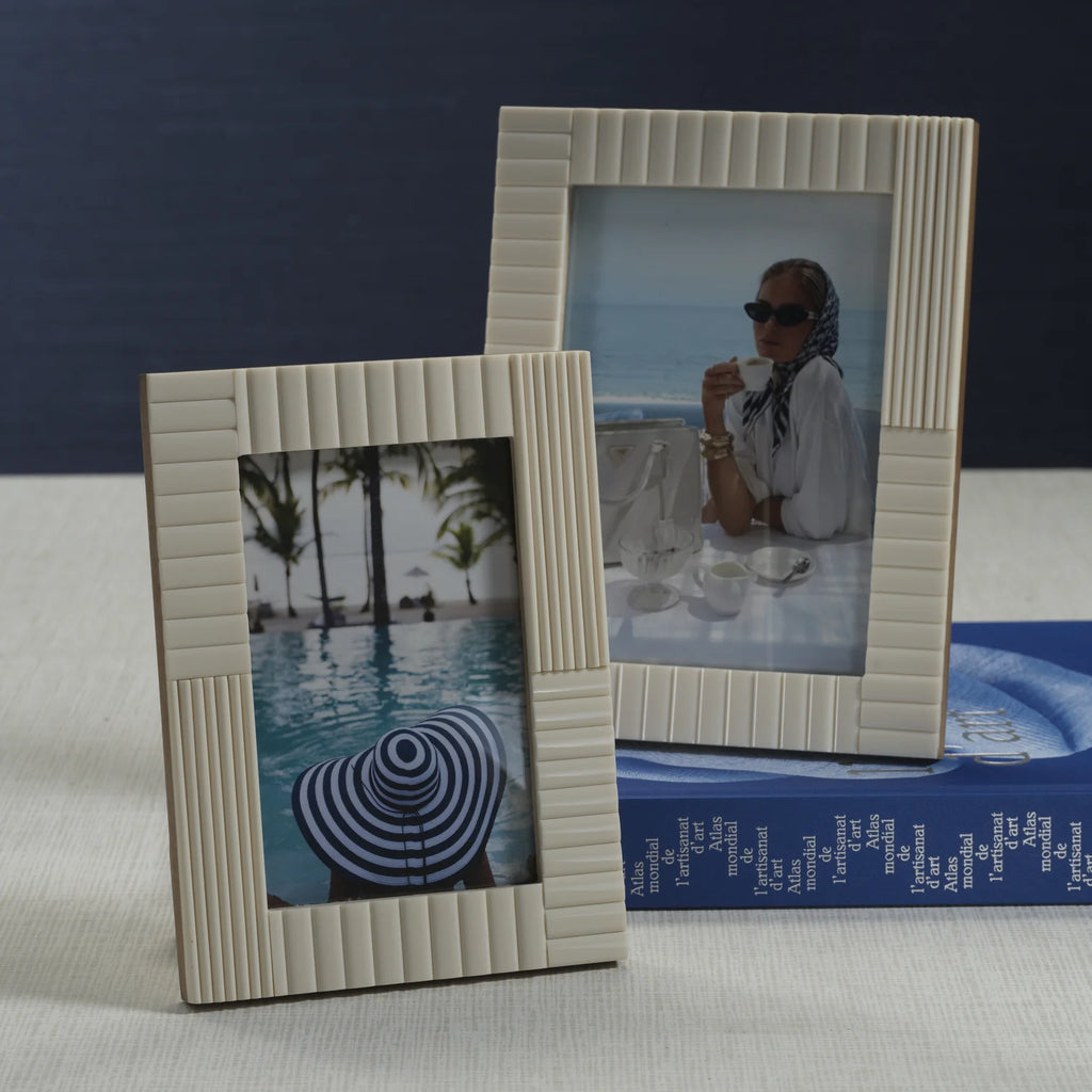 Sóller Ribbed Ivory Resin Photo Frame | In Shoppe Pickup Only