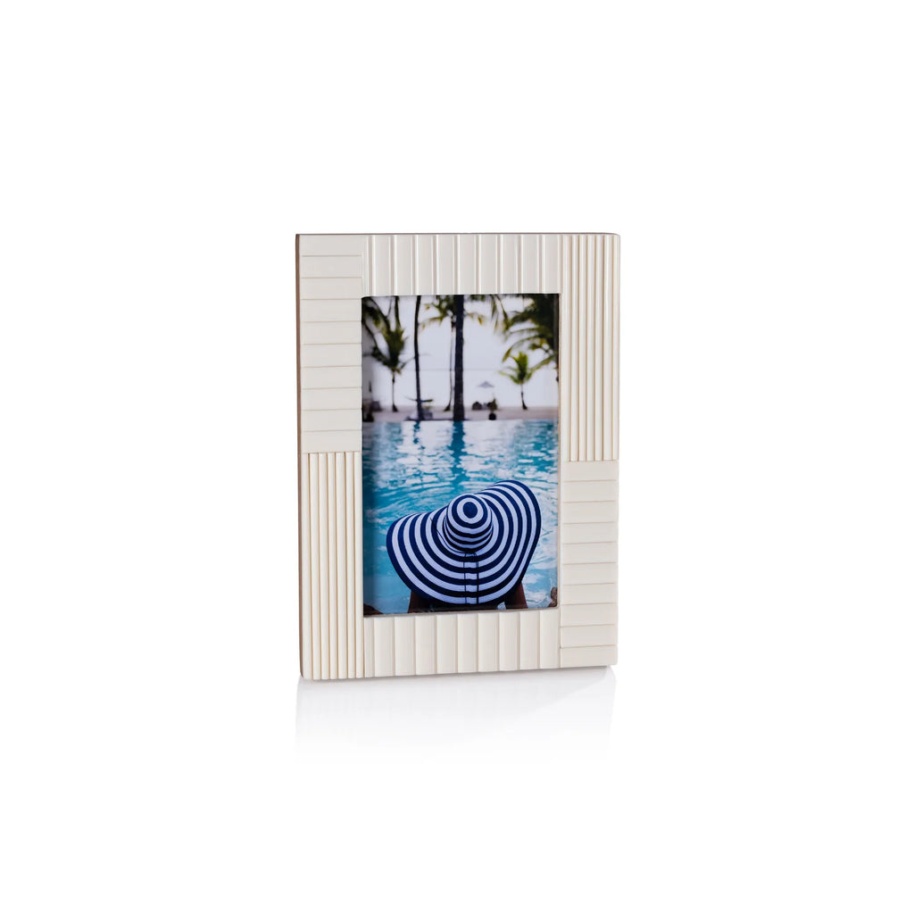 Sóller Ribbed Ivory Resin Photo Frame | In Shoppe Pickup Only